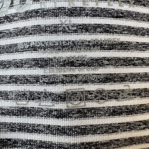 90° Degree by Reflex hoody - Picture 5 of 5